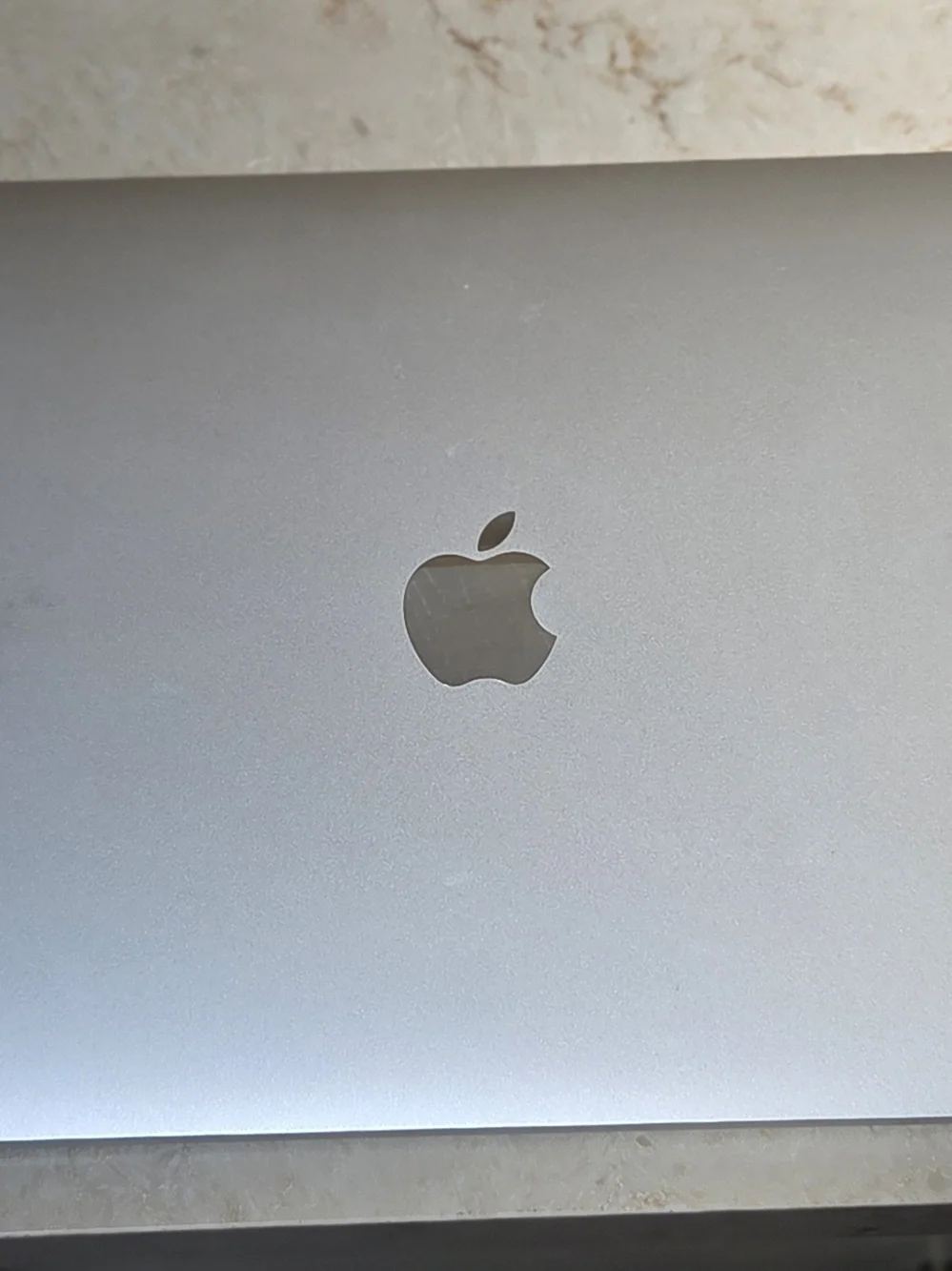 Apple MacBook Laptop - Silver